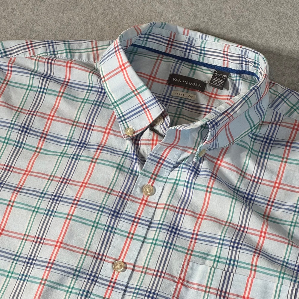 Van Heusen Mens XL Classic Fit Short Sleeve Plaid Button Down Shirt Blue Red